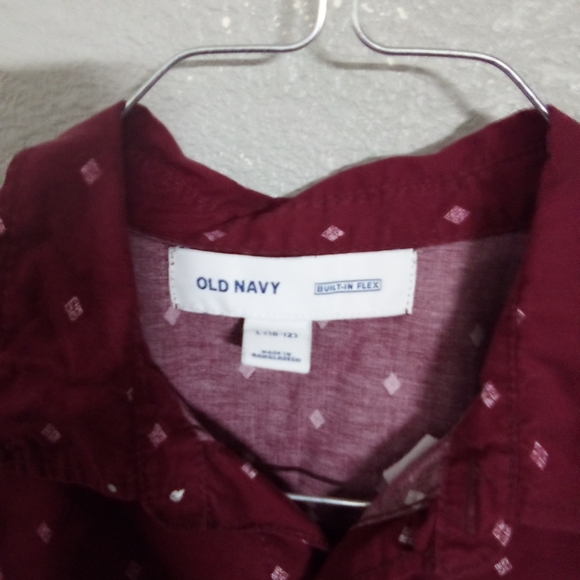 Old Navy Maroon Short Sleeve Shirt ( Box FN ) - Picture 2 of 3